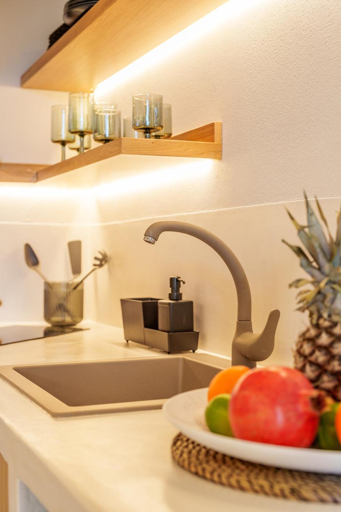 Sugarwhite Suites With Private Not Heated Pool Emporio  エクステリア 写真